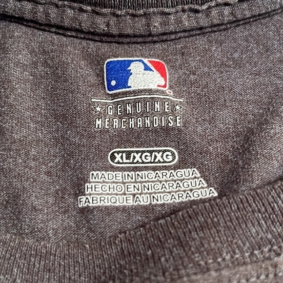 MLB Chicago Cubs Gray Tee Shirt - Picture 7 of 7